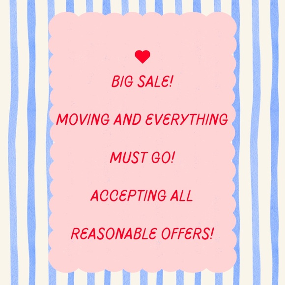 Victoria's Secret Beige Tote with Gold Accents - Picture 4 of 4